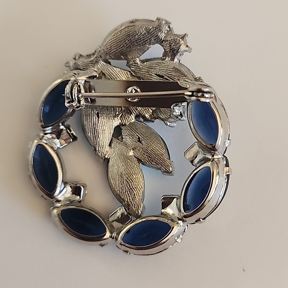 Vintage Rhinstone Brooch - Picture 2 of 2